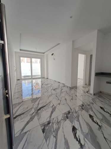 1 bedroom apartment with pool view